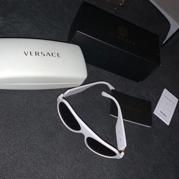 Versace glasses - Picture 1 of 4